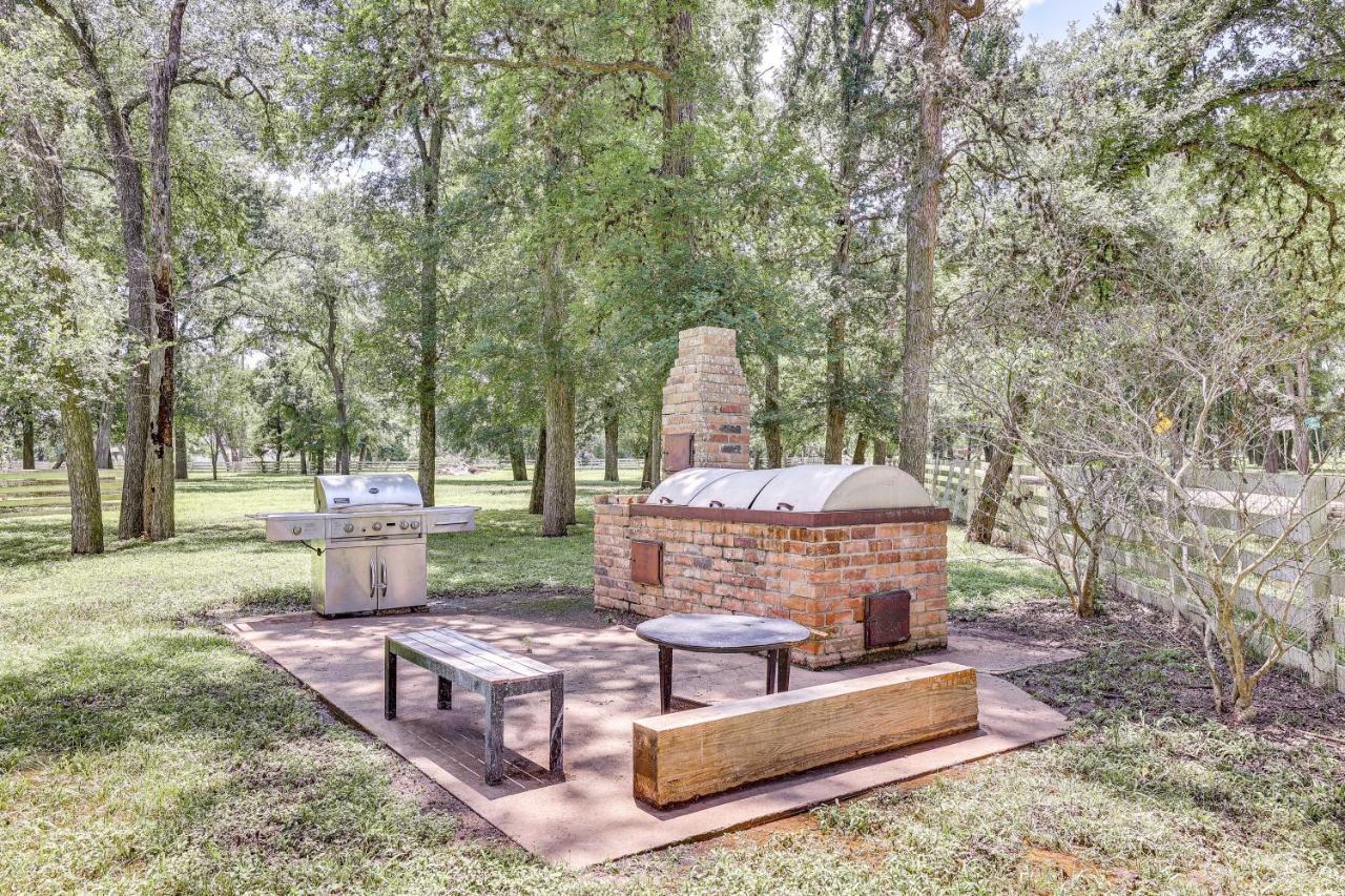 Bright Wallis Cottage With Pergola And Grill! Exterior foto